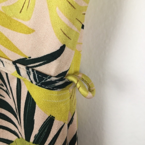 Bohme Floral Shauna Adjustable Short Sleeve Wrap Dress in Apricot - Picture 7 of 11